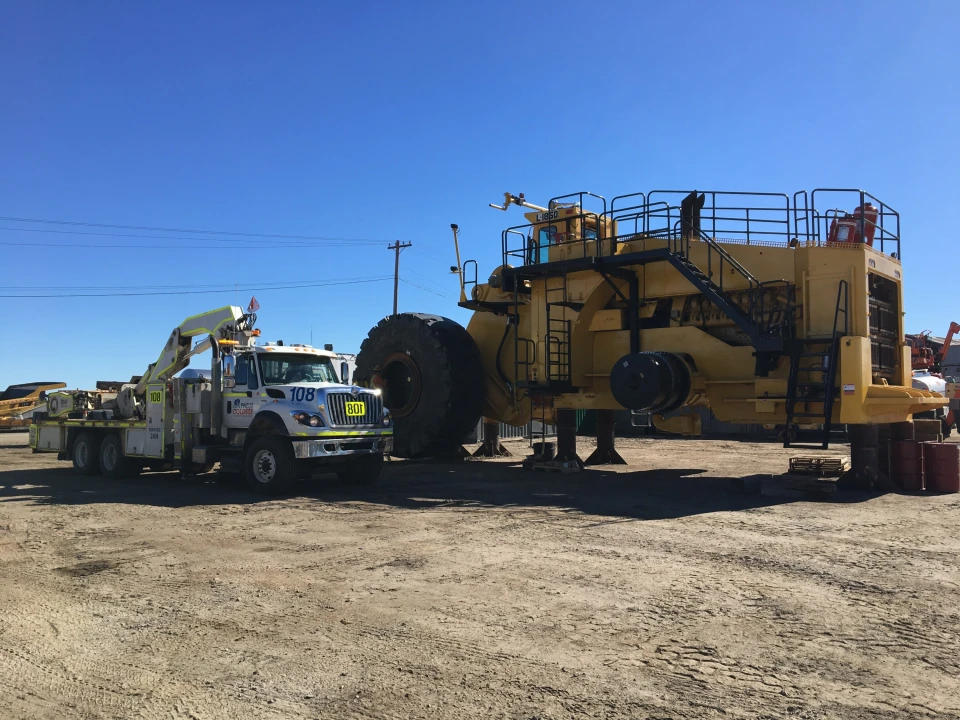 Pneus Colosse - Civil engineering · mining & construction